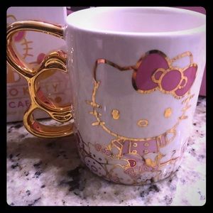 Hello kitty cafe golden bow mug RARE